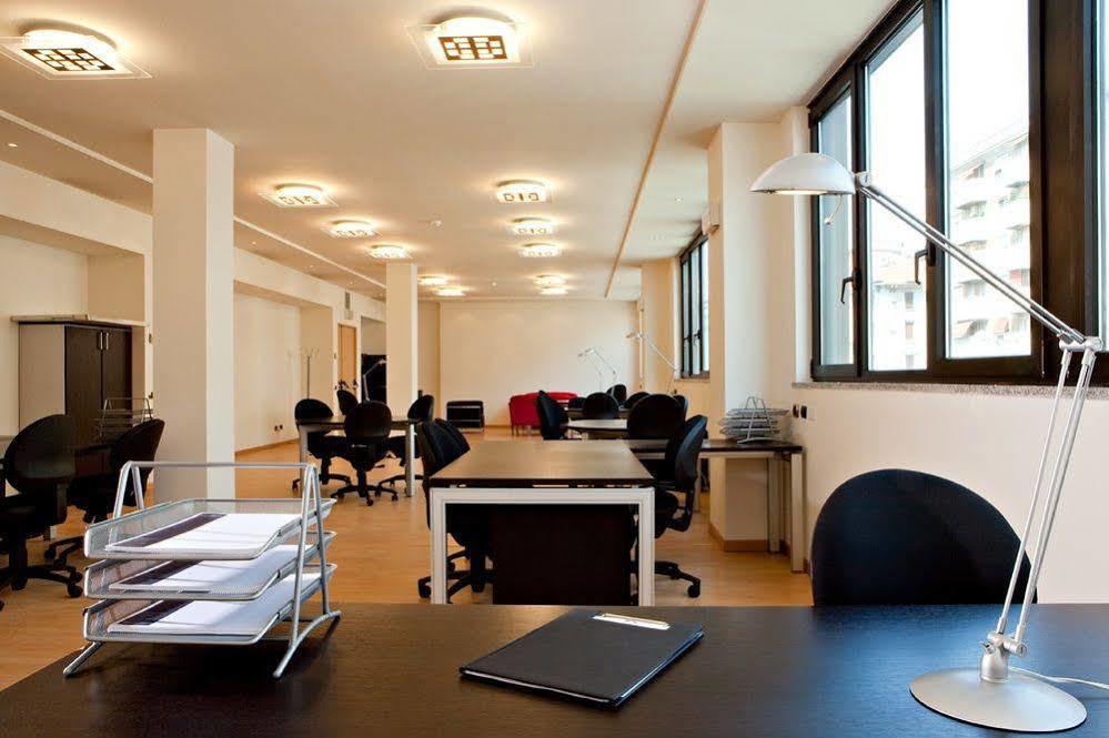 Unaway Hotel & Residence Linea Uno Milano עסק תמונה